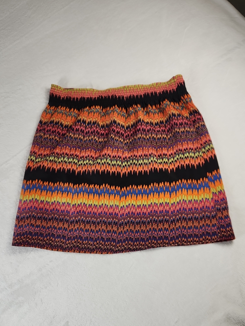 Kensie Mini Skirt Multicolor Zig Zag Pattern and Elastic Waistband Size M - Picture 13 of 16